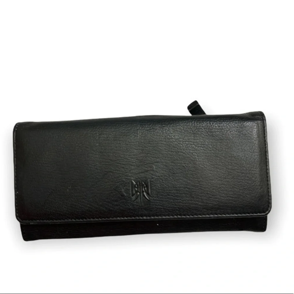 Tusk black leather wallet